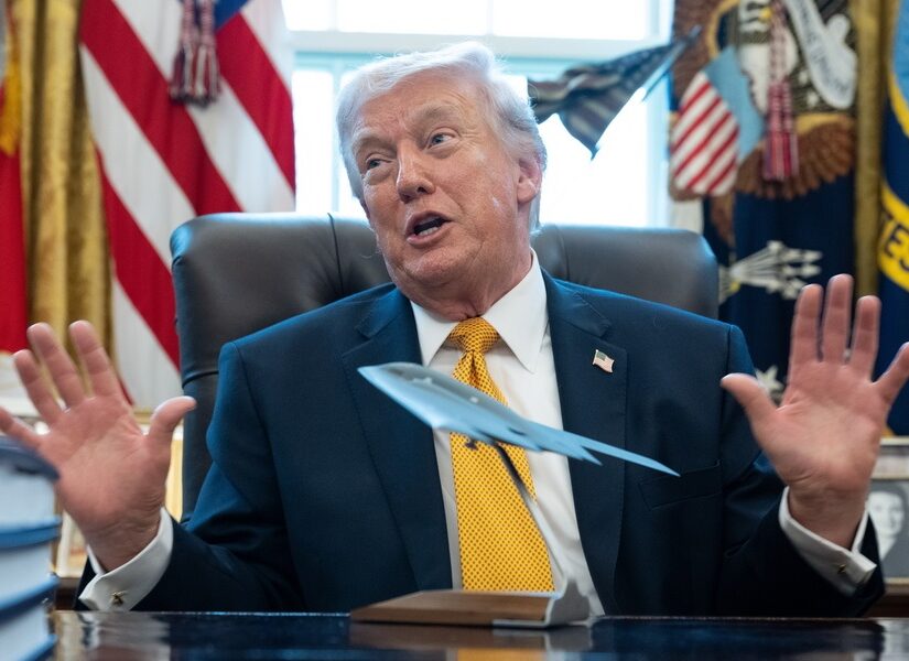 Στα χνάρια του Μπους ο... πλακατζής Τραμπ! Κώστας Βενιζέλος