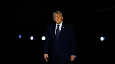 Διέξοδο από τον πόλεμο αναζητά ο Τραμπ, Βάνα Στέλλου