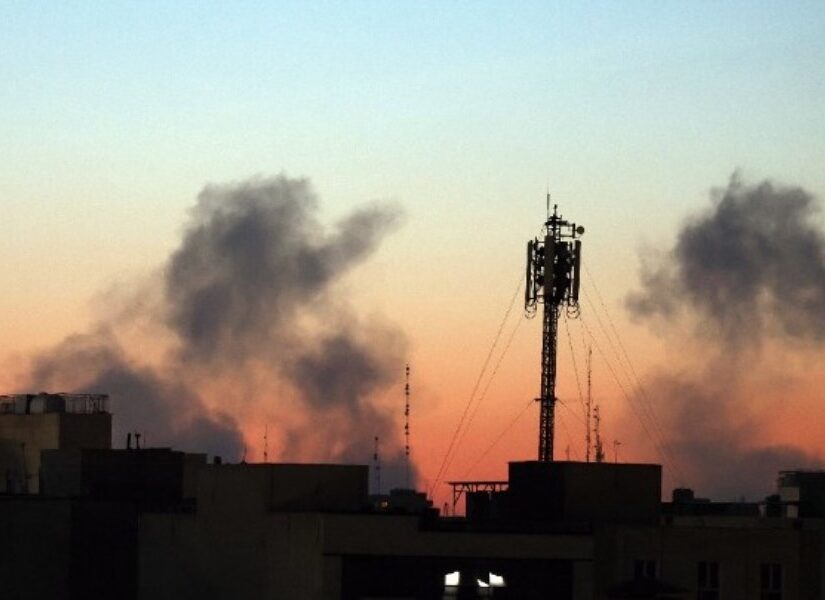 Ο Τραμπ προανήγγειλε σκληρά πλήγματα – Δίνουν βάσεις οι Βρετανοί – Εκρήξεις στα Εμιράτα – Συγκρούσεις στον Λίβανο