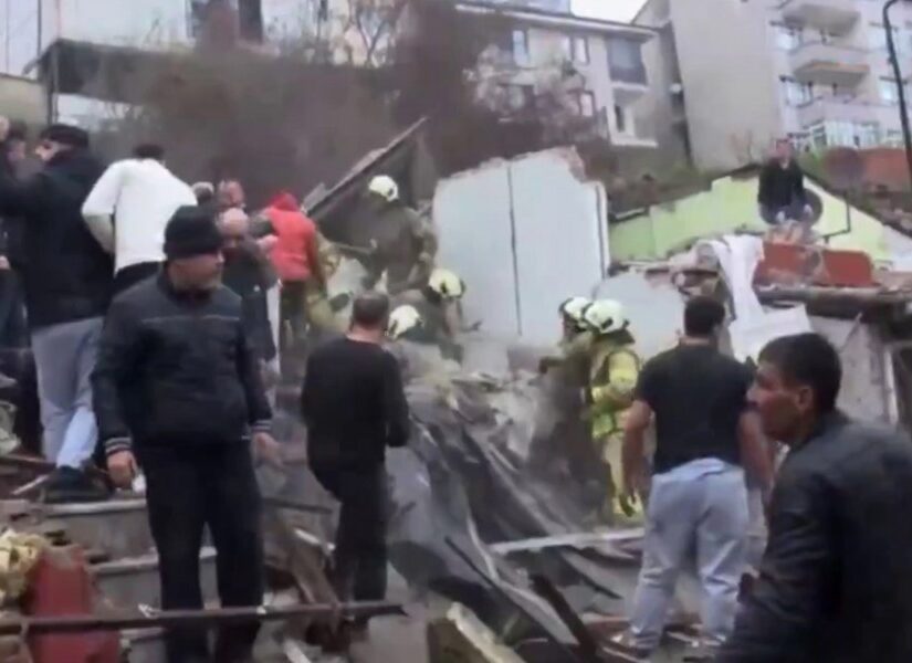 Κατέρρευσαν δύο κτήρια στην Κωνσταντινούπολη