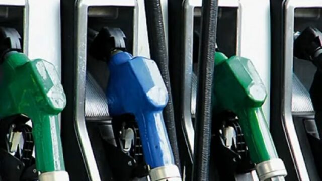 Άμεσα το όφελος ανέρχεται σε 20 λεπτά το λίτρο για όλους όσους εφοδιάζονται με ντίζελ κίνησης, χωρίς να απαιτείται αίτηση.