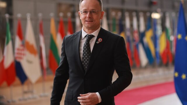 Εκβιασμό για το Ουκρανικό με παρακολούθηση υπουργού της καταγγέλλει η Ουκρανία, Όλγα Μαύρου