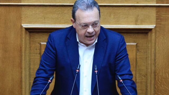 Διαψεύδει τα περί “θολής γραμμής” για την Κύπρο ο ΣΥΡΙΖΑ