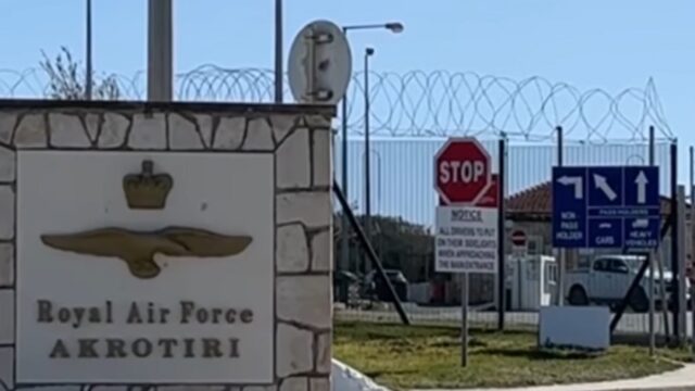 Αν θέλουμε πιστεύουμε τον Στάρμερ για τις βάσεις στην Κύπρο... Κώστας Κόλμερ