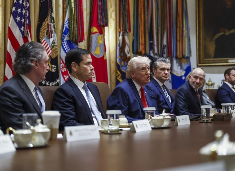 Τραμπ: Αυτό ήταν το δώρο του Ιράν – Δεν "καίγομαι" για συμφωνία – Νεκροί και τραυματίες στο Ισραήλ