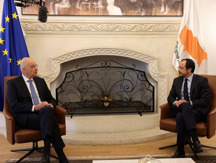 Βρετανικές βάσεις: Ο Χριστοδουλίδης πήρε το όπλο του και ο Ερχιουρμαν τα βουνά! Κώστας Βενιζέλος