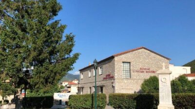 Μαθητές από την Σύρο σε εκπαιδευτική επίσκεψη στο Μουσείο Θυμάτων Ναζισμού Διστόμου