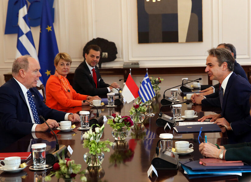 Με τον πρίγκιπα Αλβέρτο του Μονακό συναντήθηκε στο Μέγαρο Μαξίμου ο Μητσοτάκης