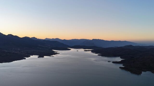 Ένα όνειρο στη Θεσσαλία: Η Λίμνη Πλαστήρα σε καλεί