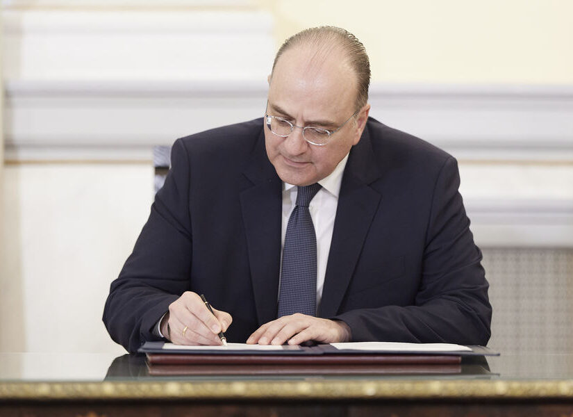 Η αναξιοκρατία βόμβα στα θεμέλια της δημοκρατίας, Βασίλειος Μαστρογιάννης