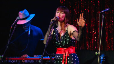 «ΖΗΤΩ τα λαϊκά κορίτσια!»: ΠΑΝΤΕΛΗΣ ΑΜΠΑΖΗΣ  & backing band «Ανωτάτη Ζαμπετική»