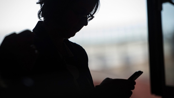 Επικίνδυνα αληθοφανείς πλέον οι απάτες με SMS και emails στην Ελλάδα