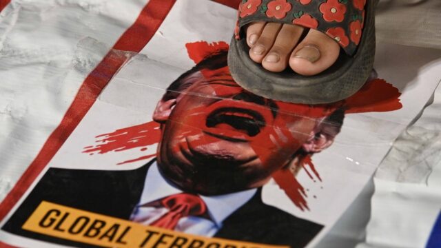 Ο πόλεμος αποδομεί την αμερικανική αυτοκρατορία, Απόστολος Αποστολόπουλος