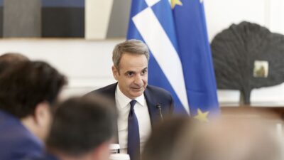Μητσοτάκης: Κόμματα μας παρουσιάζουν σαν μαφία! – Ανδρουλάκης: Μία συμμορία στο Μαξίμου επηρεάζει την Δικαιοσύνη