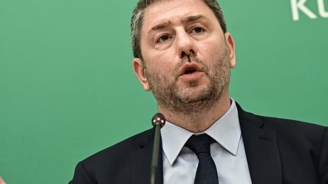 Πώς γίνεται ρε Ανδρουλάκη να ξεχάσεις ολόκληρο εκατομμύριο ευρώπουλα! Κόμπρα