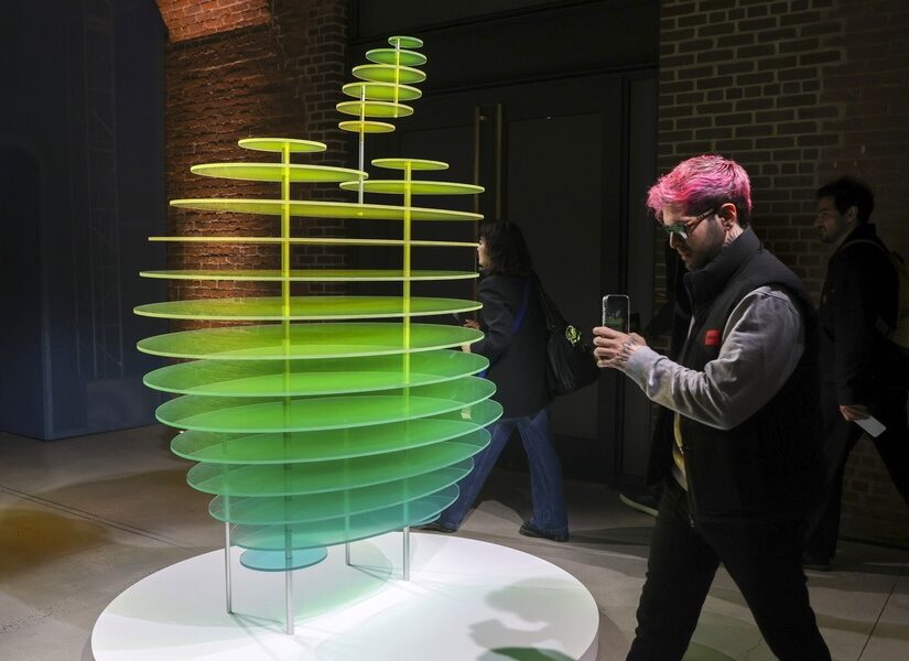 Η Apple αλλάζει αφεντικό – Βρήκε νέο Τζομπς; Νεφέλη Λυγερού