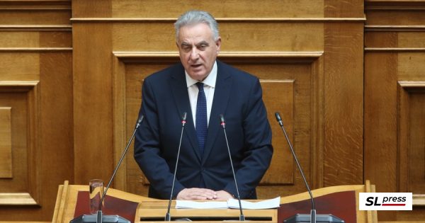 Στη θέση του Μακάριου, ο... πολυπράγμων Καββαδάς – Αυτός κι αν είναι ...