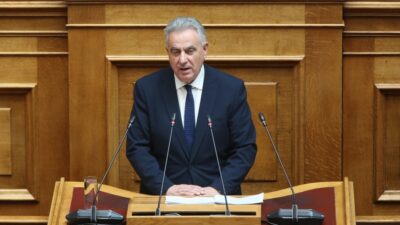 Στη θέση του Μακάριου, ο... πολυπράγμων Καββαδάς – Αυτός κι αν είναι "άριστος"! Κόμπρα