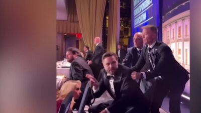 Πολλά τα σχόλια επειδή φυγάδευσαν πρώτο τον Βανς και όχι τον Τραμπ