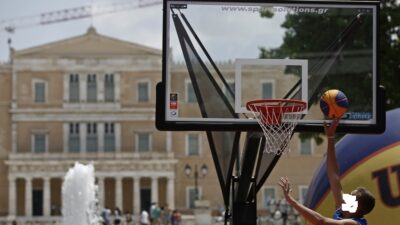 Όταν η πατρίδα ταυτίζεται με την τσέπη μας! Λουκάς Αξελός