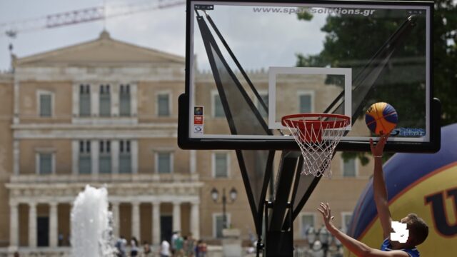 Όταν η πατρίδα ταυτίζεται με την τσέπη μας! Λουκάς Αξελός