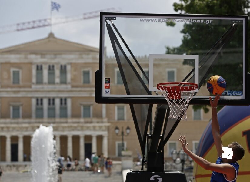 Όταν η πατρίδα ταυτίζεται με την τσέπη μας! Λουκάς Αξελός