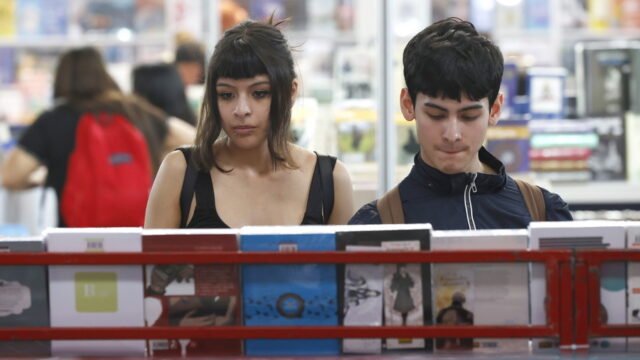 "Η ασθένεια των απαλών πραγμάτων": Η ποιητική συλλογή του Αλέξη Σταμάτη, Πόπη Αρωνιάδα