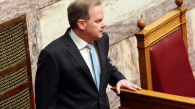 Σκιές, υπόδικοι και στον ορίζονται κάλπες, Απόστολος Αποστόλου