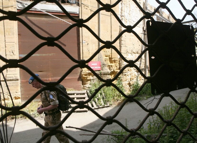 Επικίνδυνα τουρκικά παιχνίδια στη νεκρή ζώνη... Κώστας Βενιζέλος