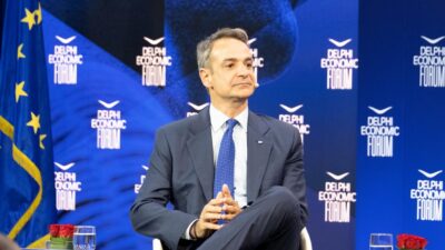 Σανίδα σωτηρίας στις παροχές ψάχνει ο περικυκλωμένος από σκάνδαλα Κυριάκος, Σπύρος Γκουτζάνης