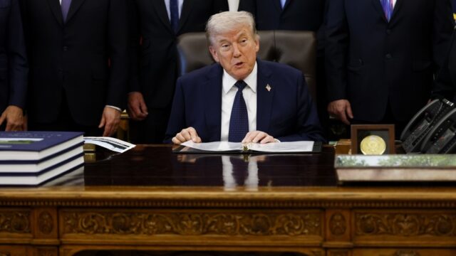 Το ταλέντο του Τραμπ να προκαλεί σύγχυση... Απόστολος Αποστολόπουλος