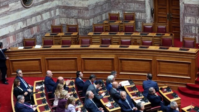 Συνταγματική αναθεώρηση: Όταν ακούς πολλά κεράσια κράτα μικρό καλάθι! Λέανδρος Ρακιντζής