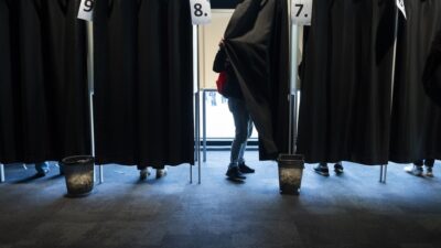 Ουγγαρία: Ρεκόρ συμμετοχής στις εκλογές – Αλληλοκατηγορίες για νοθεία και φόβοι για επεισόδια