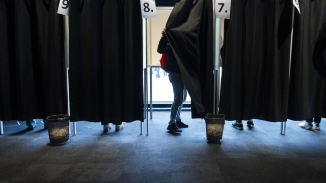 Ουγγαρία: Τί δείχνoυν δημοσκοπήσεις – Ρεκόρ συμμετοχής και αλληλοκατηγορίες για νοθεία