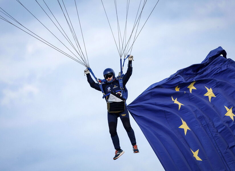 Ευρώπη και Κόσμος: Μη παράλληλοι βίοι