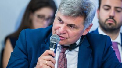 Φαραντούρης: Αντί για αξιοκρατία, πελατειακές σχέσεις – Αντί για αριστεία, μετριότητα και διαφθορά