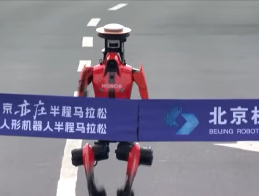 Το ρομπότ που έτρεξε πιο γρήγορα από τους ανθρώπους! Απόστολος Αποστόλου