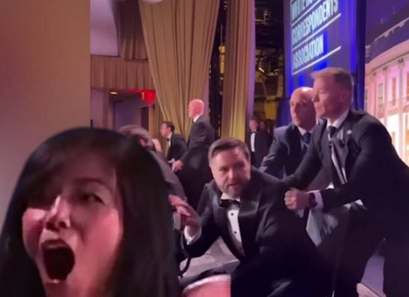 Γιατί φυγάδευσαν πρώτο τον Βανς – Η "προφητεία" της Λέβιτ – Ποια είναι η μελαχρινή γυναίκα δίπλα στον Τραμπ