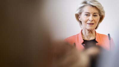 Η ευρωπαϊκή αυτογελοιοποίηση και η ελληνική αδράνεια στο Αιγαίο