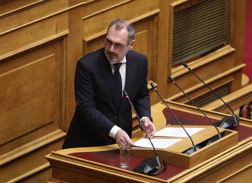 Α ρε Κυριάκο αυτοκράτορα πως ξέπεσες να κρέμεσαι από τα τέτοια του Κατσανιώτη! Κόμπρα