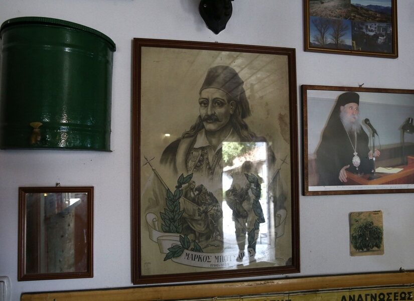 Η ηχηρή σιωπή των διανοουμένων στην Ελλάδα, Δημοσθένης Μιχόπουλος