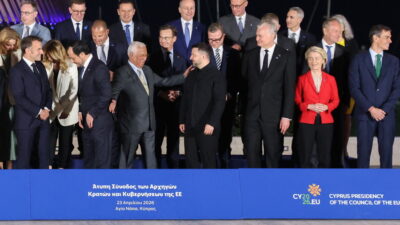 Η ΕΕ ψάχνει να βρει τα 90 δισ. που έταξε στο Κίεβο