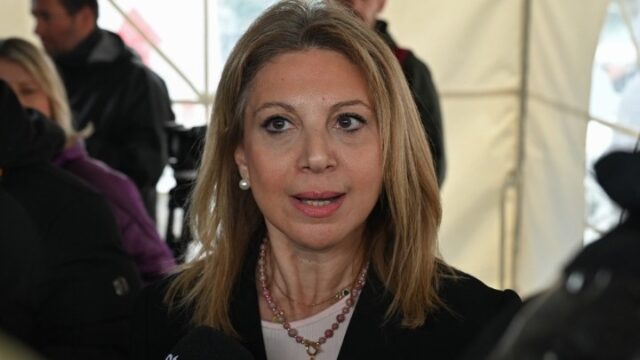 Η Μαρία Καρυστιανού συγκεντρώνει υπογραφές για την ιδρυτική διακήρυξη – Αυγερινός: Το υπαρξιακό πρόβλημα φέρνει σύμπλευση