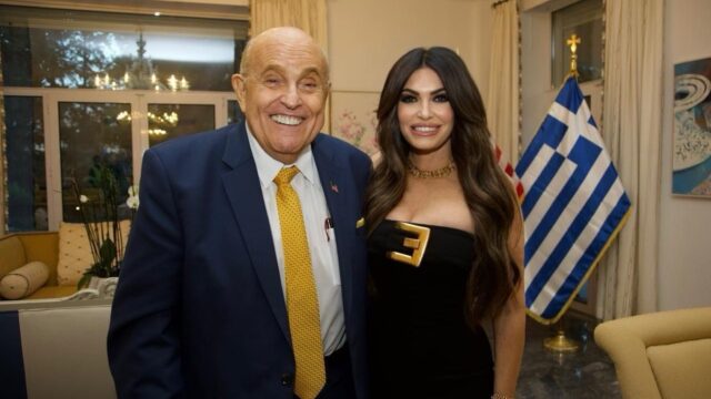 Στην Αθήνα για δείπνο με την Κίμπερλι ο Τζουλιάνι – Ποιοι υπουργοί παραβρέθηκαν