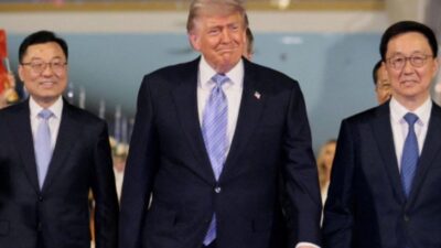 Ο Τραμπ έφτασε στο Πεκίνο για την συνάντηση με τον Σι Τζινπίνγκ