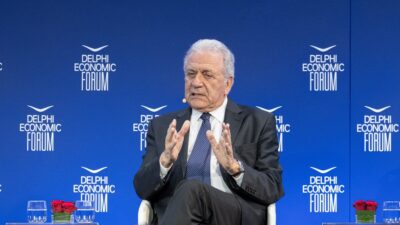 Αποστάσεις Μαξίμου από Αβραμόπουλο – Καρφιά από Χρυσοχοΐδη και Μαρινάκη
