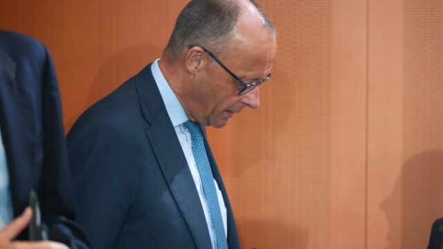 Την καυτή ανάσα της Εναλλακτικής νιώθει ο Μερτς, Κώστας Μελάς