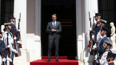 Μία συνταγματική τρύπα στο νερό! Δημήτρης Τζιώτης