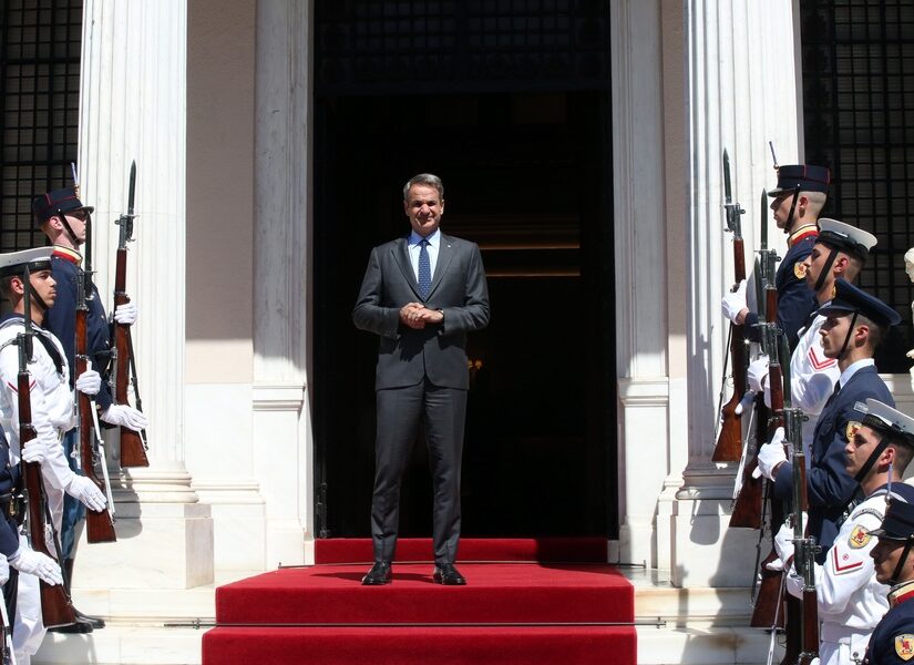 Μία συνταγματική τρύπα στο νερό! Δημήτρης Τζιώτης