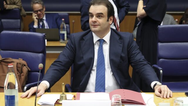 Την συνταγματική προστασία της λιτότητας προωθεί το Μαξίμου, Δημήτρης Στεργίου